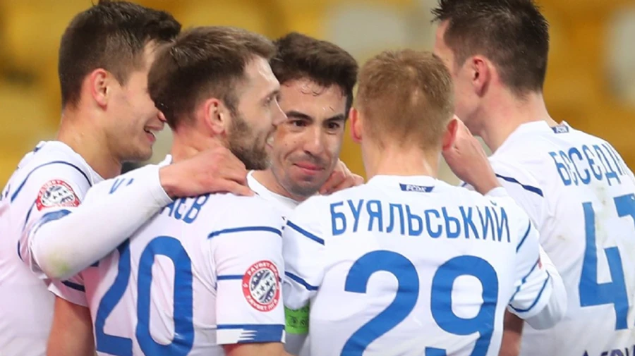 Динамо перемагає Шахтар і йде у десятиочковий відрив