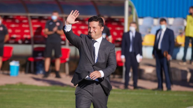 У Кривому Розі затримали футбольний матч. Чекали, поки Зеленський копне м'яча