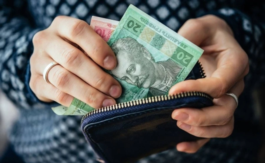 У службі зайнятості розповіли, хто заробляє в Україні найменше