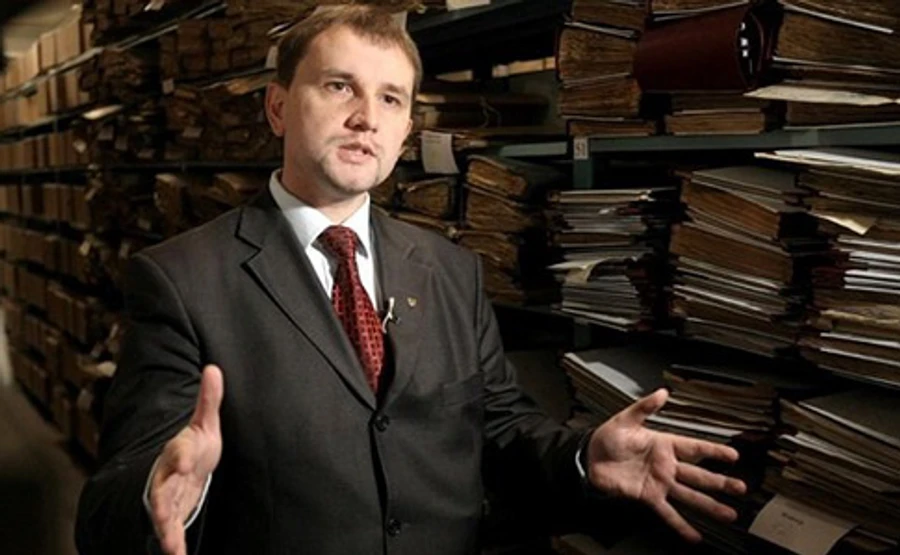 Вятрович рассказал, когда Украина разрешит эксгумацию польских могил