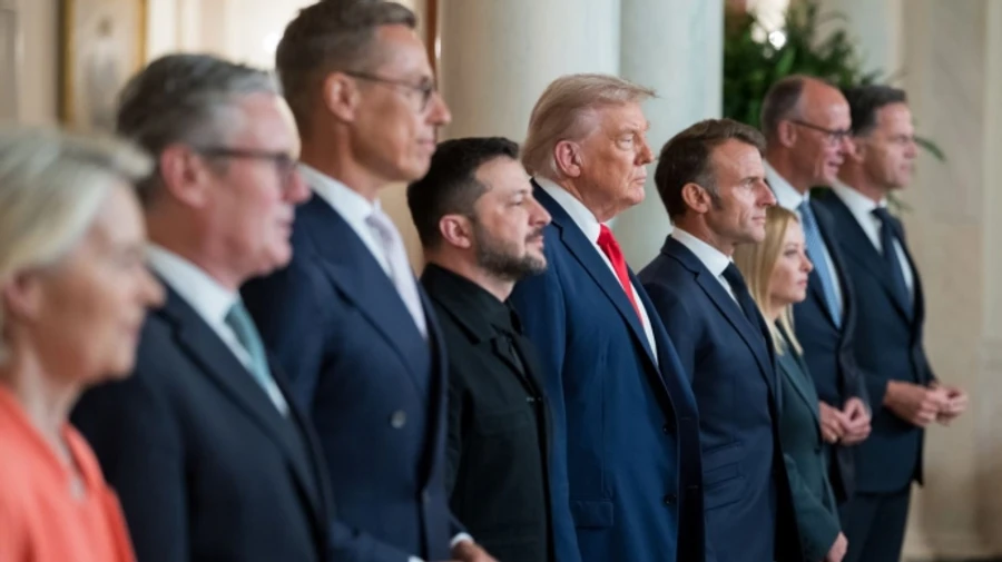 Около 10 стран готовы отправить в Украину войска в рамках гарантий безопасности – Bloomberg 