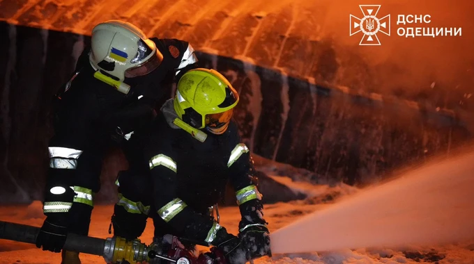 Russians attack energy and port infrastructure in Odesa Oblast: 4 adults and 2 children injured – photos