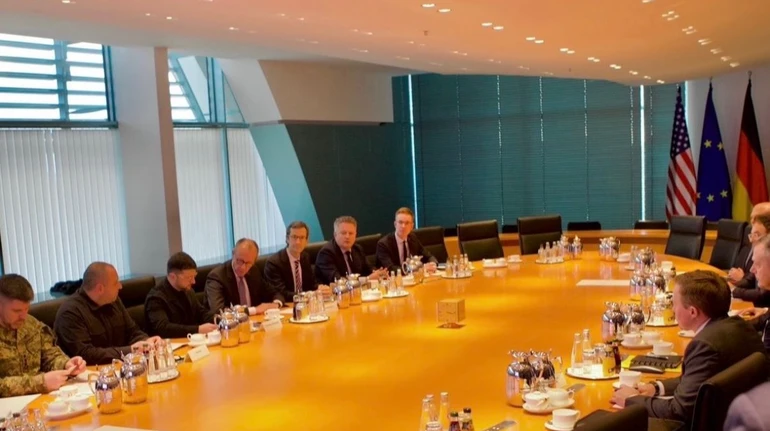 У Берліні завершилися переговори між делегаціями України та США