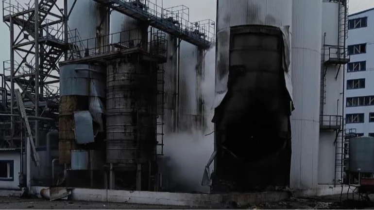 Армія РФ атакувала порти Південний та Чорноморськ: пошкоджено резервуари для олії та судно