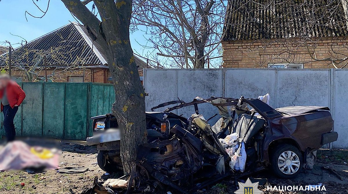 Russia hits car in Nikopol with drone: man killed, woman in serious condition