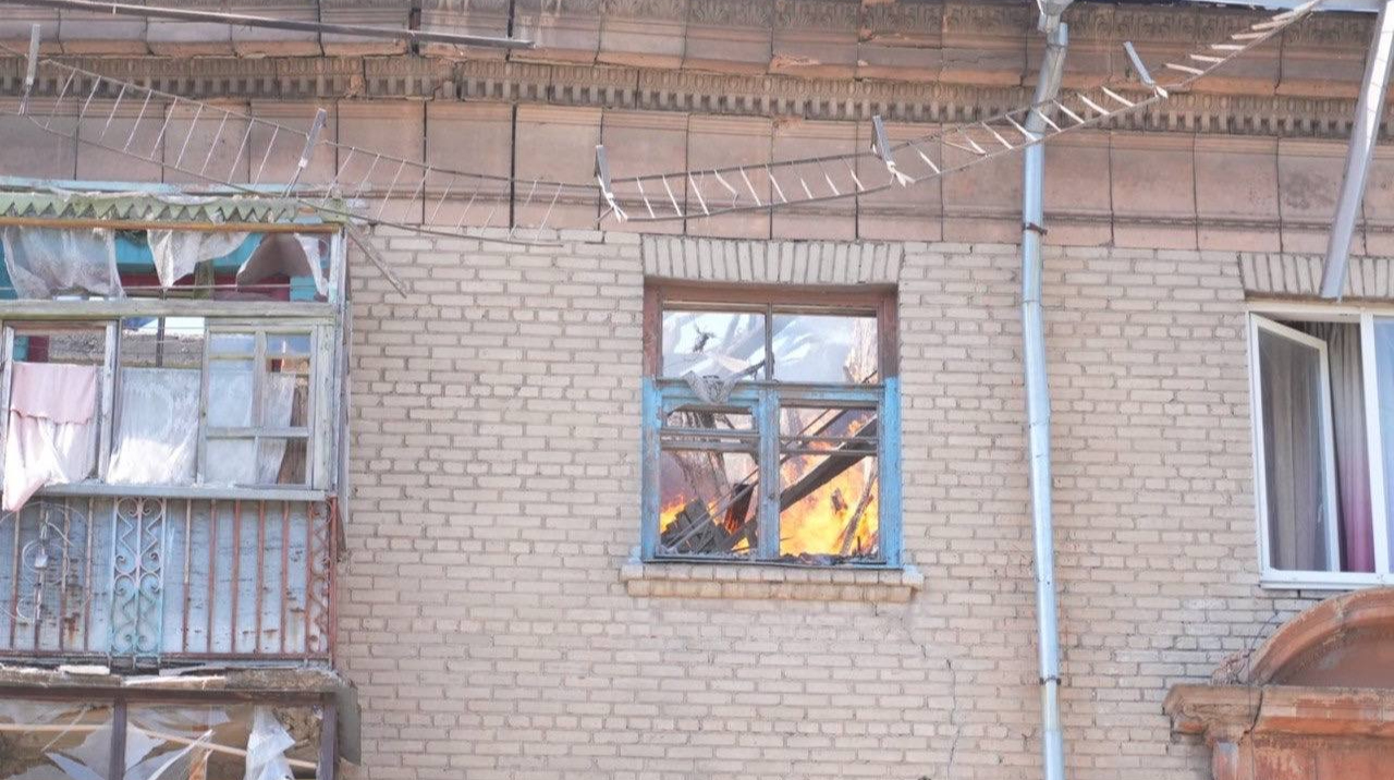 Russians attack Zaporizhzhia: two injured, fires caused