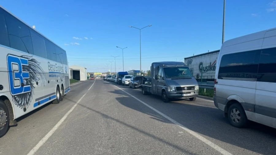 Перед Пасхой на границе с Польшей оживилось движение: как избежать очередей
