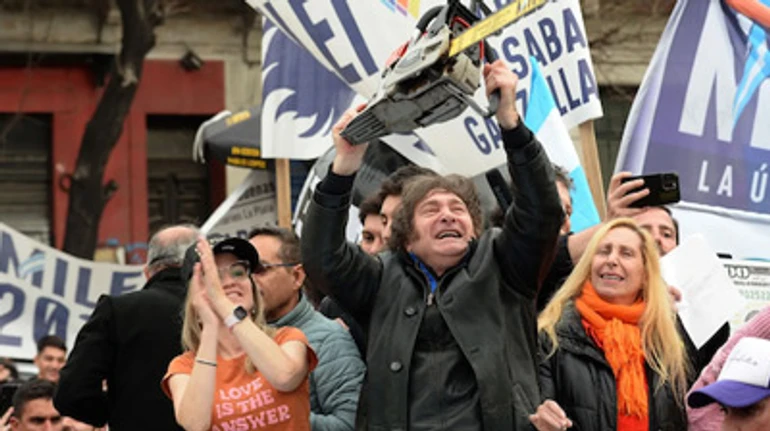 Економіст з бензопилою. Як новий президент Аргентини виводитиме країну з кризи?