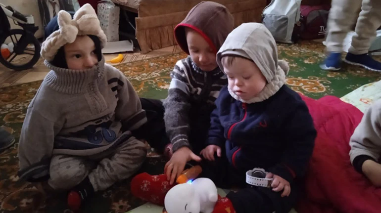 Если погибнем, то все вместе: история спасения приемной семьи из Мариуполя