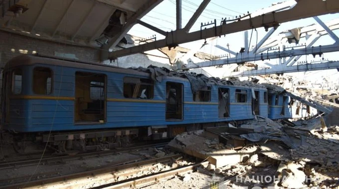 Удар по объекту метро в Харькове: ранен сотрудник, повреждены поезда