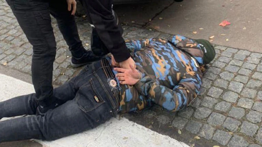 У столичного бізнесмена вимагали 700 тисяч і погрожували підірвати авто