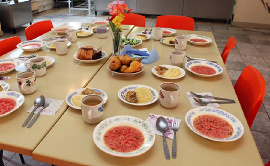 Стало известно, чем отравились дети в лагере в Донецкой области   