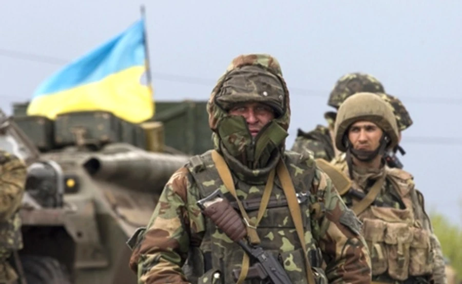 Рада відв'язала зарплату бійців передової від зарплати строковиків