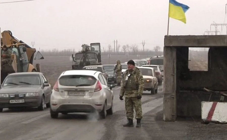 Боевики из гранатометов обстреляли КПВВ Марьинка