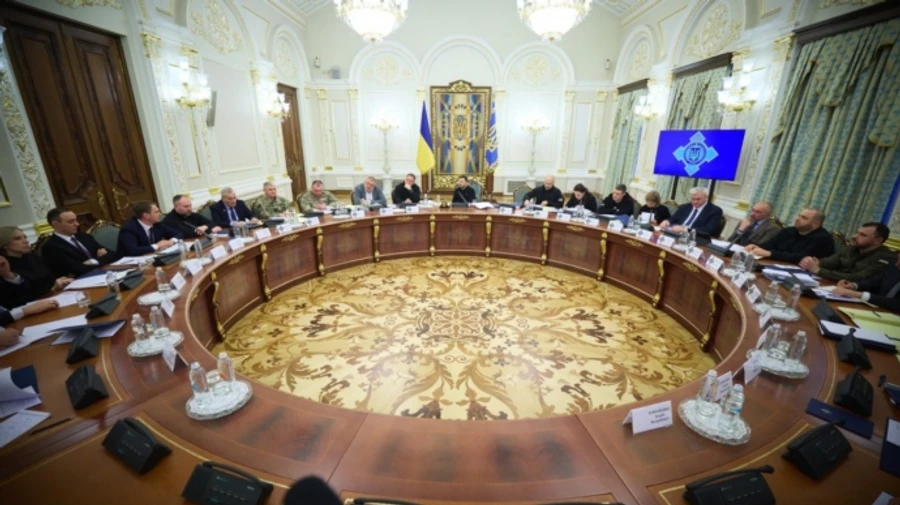 Источники УП назвали причины санкций против Порошенко и нескольких бизнесменов