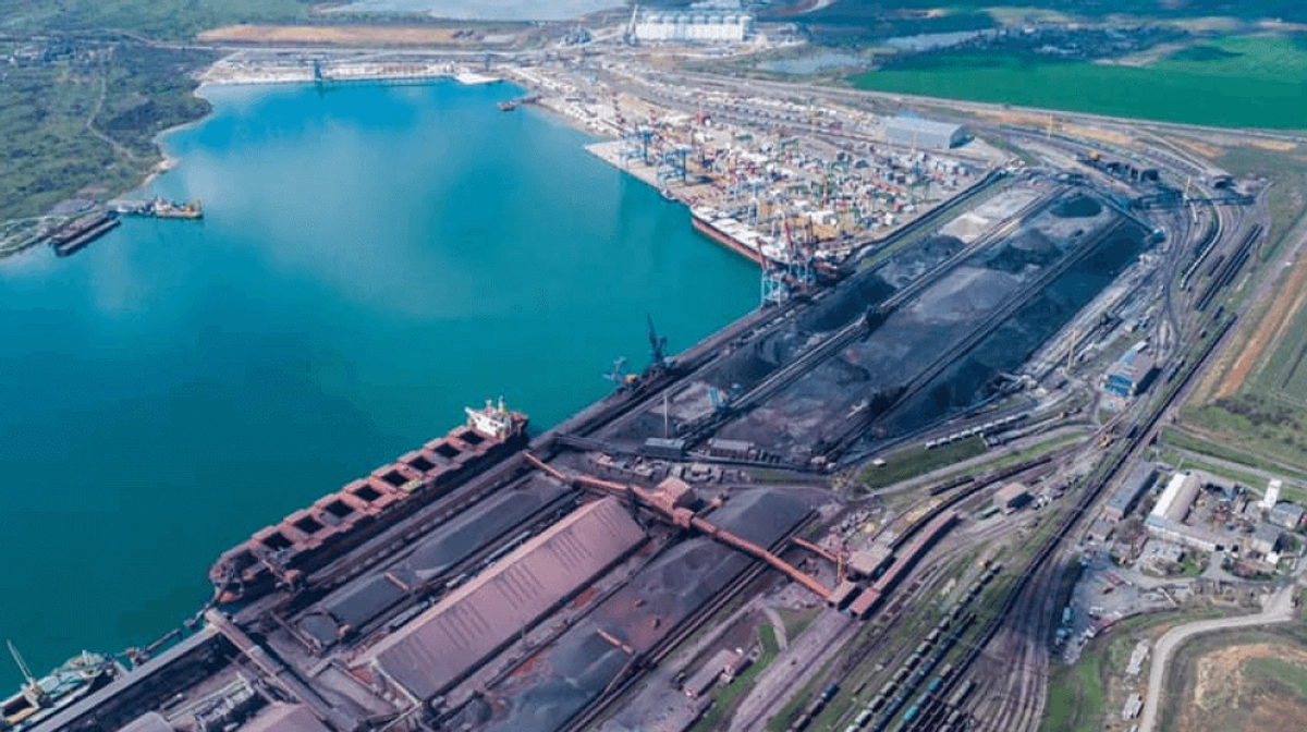 Storage tanks hit as Russia strikes Pivdennyi port in Odesa Oblast