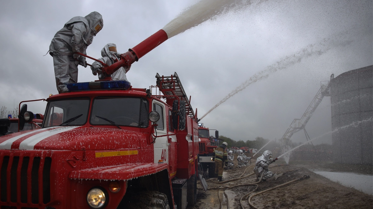 Russians welcome New Year under drone strikes: oil depots on fire in Kaluga Oblast and Krasnodar Krai – photo, video
