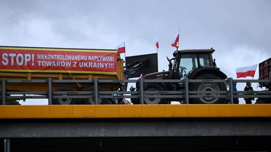 Ukrainian consul on his way to Dorohusk checkpoint amid reports of buses being blocked