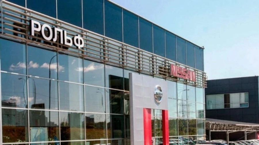 Putin nationalises Russia's largest car dealer