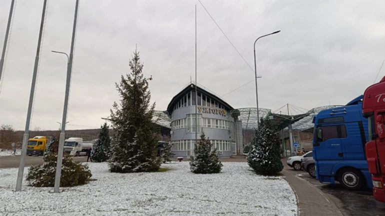 Border crossing point with Slovakia reopens after blockade