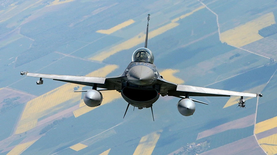 Румыния усилит защиту неба после падения обломков дрона на территории страны