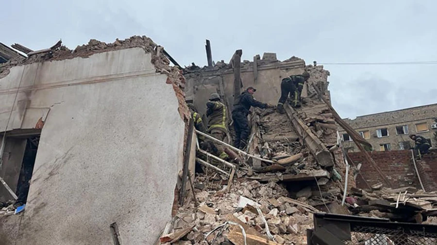 Russian forces hit centre of Kupiansk: one killed, people trapped under the rubble