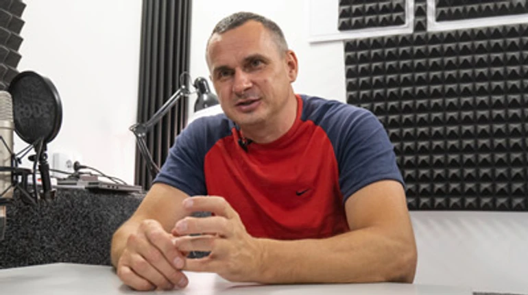 Олег Сенцов: Зеленский очень сильно критиковал Порошенко за кумовство. А что сейчас творится – это просто братерство какое-то