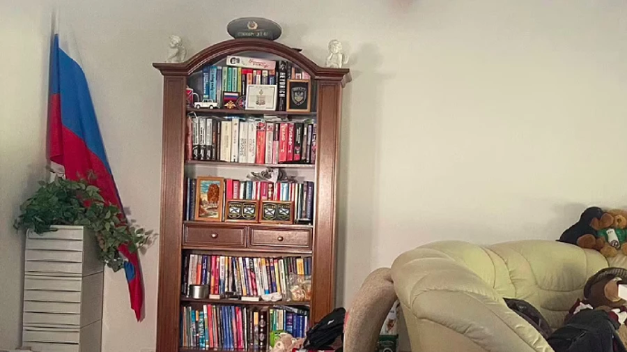 В Германии в квартире предполагаемого шпиона РФ нашли российские флаги и нашивку Беркута