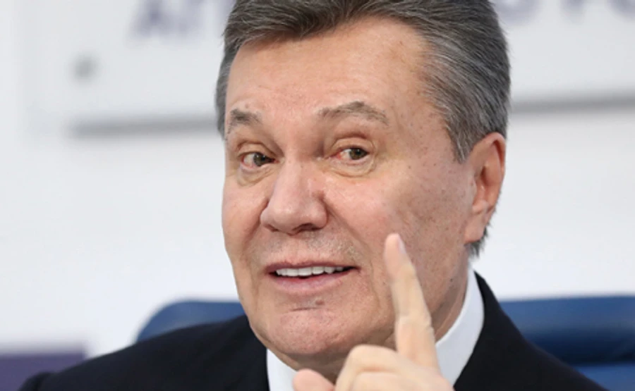 Янукович поздравил Зеленского