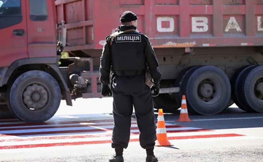 Бійці ООС затримали бойовика, який раніше працював у МВС