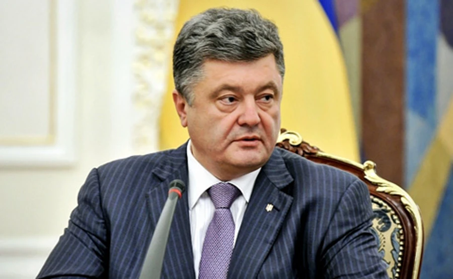 Порошенко впевнений, що до підпалу Інтера патріоти не причетні