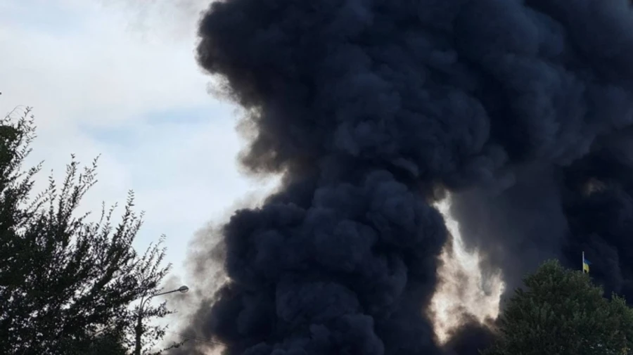 У Дніпрі вирує велика пожежа