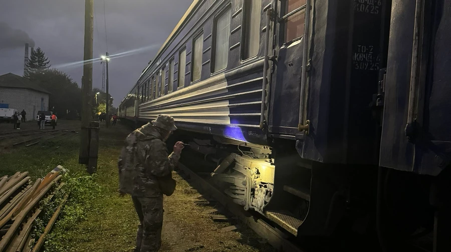 На Прикарпатті замінували потяг, пасажирів евакуювали