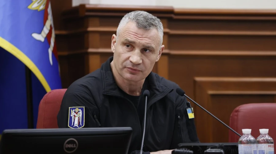 Рух мостами під час тривог та 140 додаткових автобусів: Київ змінює роботу транспорту – Кличко
