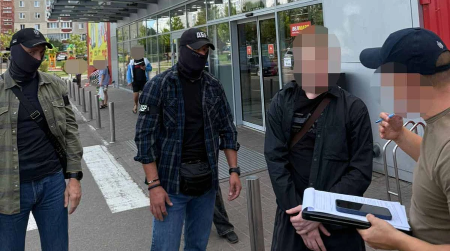Втеча з армії за $8 тисяч: ДБР викрило схему організації дезертирства