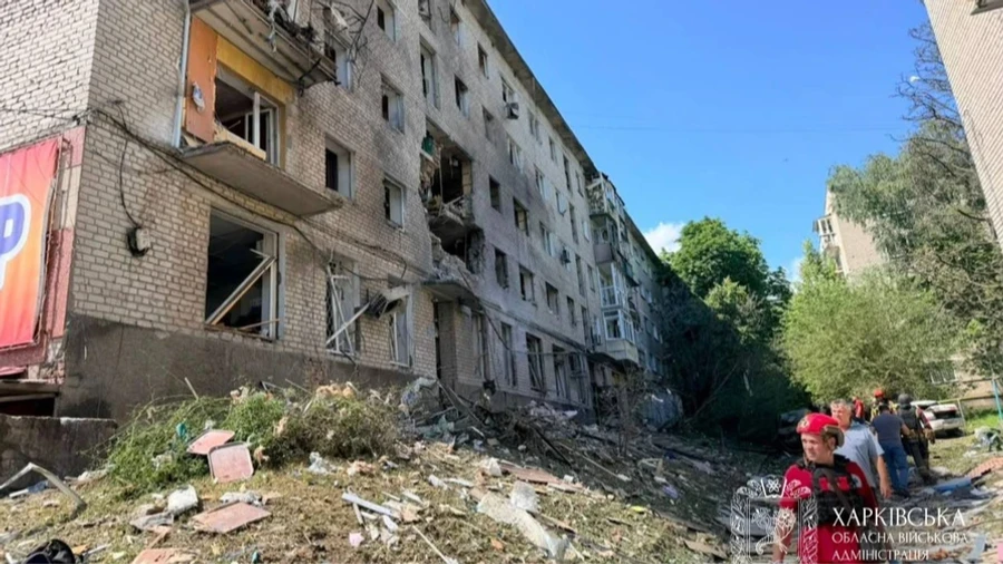 Россияне атаковали Изюм КАБами: пострадавших извлекают из-под обломков