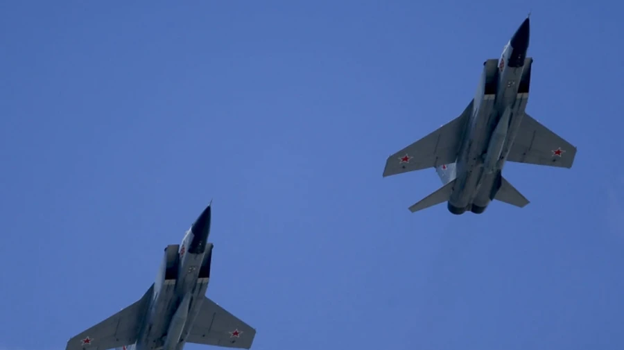 По всій Україні оголошували тривогу: МіГ літав пів години