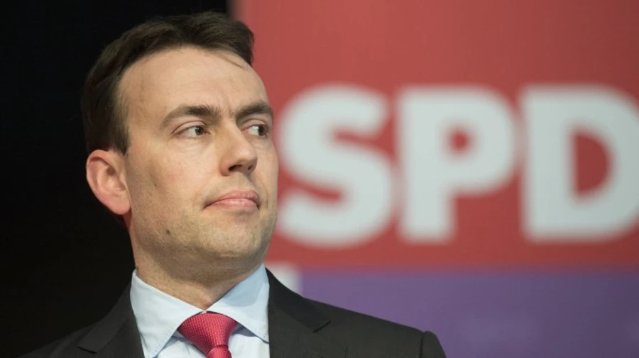 У партії Шольца радять скуповувати зброю для України по всьому світу