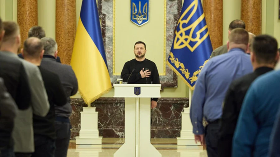 Зеленський подякував працівникам оборонки: Власної зброї стало втричі більше 