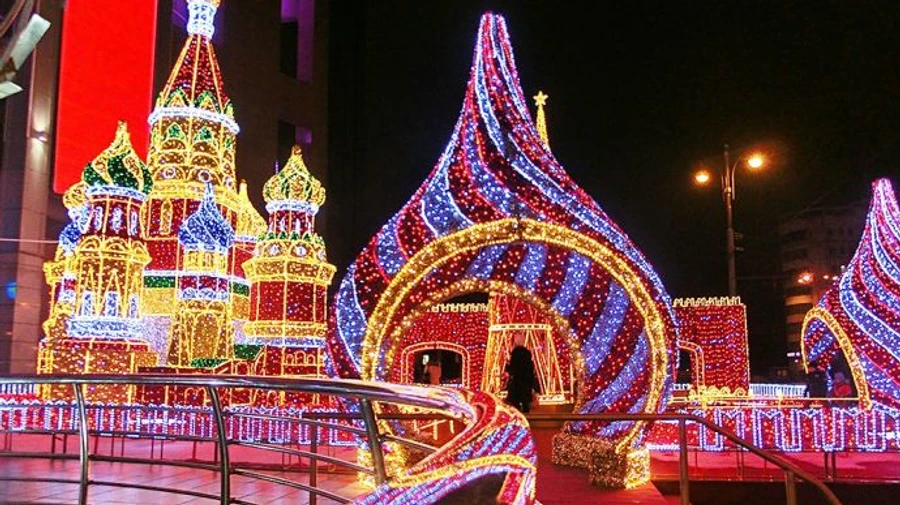 Russia saves on New Year decorations and fireworks in order to finance army