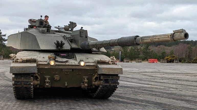 Swapping your Lada for a Rolls-Royce: how Ukrainians in the UK are mastering Challenger 2 tanks and learning about assault operations
