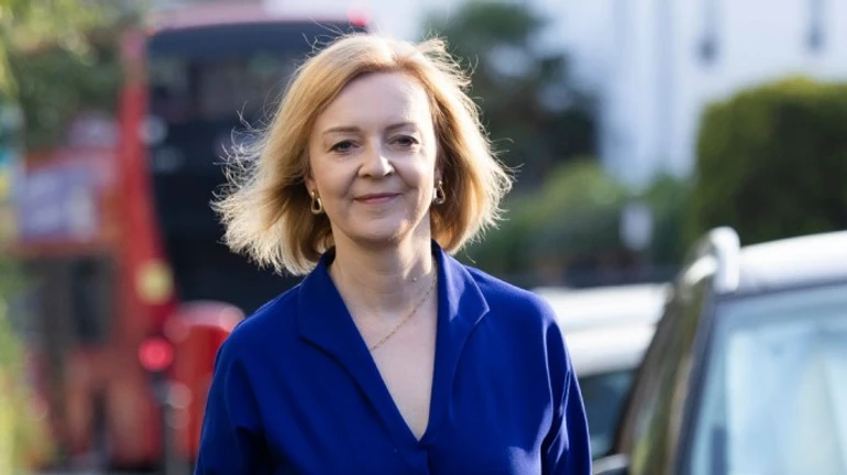 Лиз Трасс официально возглавила правительство Британии