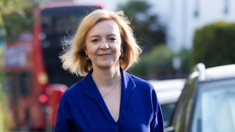 Лиз Трасс официально возглавила правительство Британии