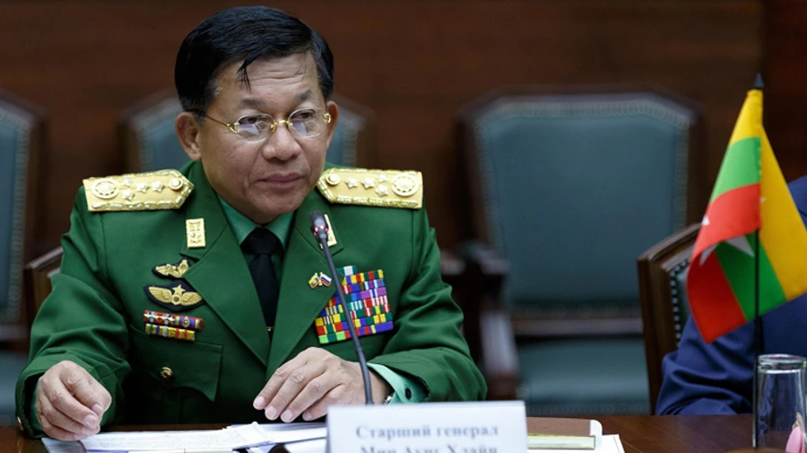 Военные продлили чрезвычайное положение в Мьянме на 2 года