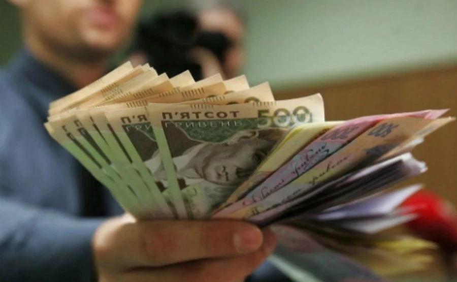 Рябошапке более чем вдвое подняли зарплату