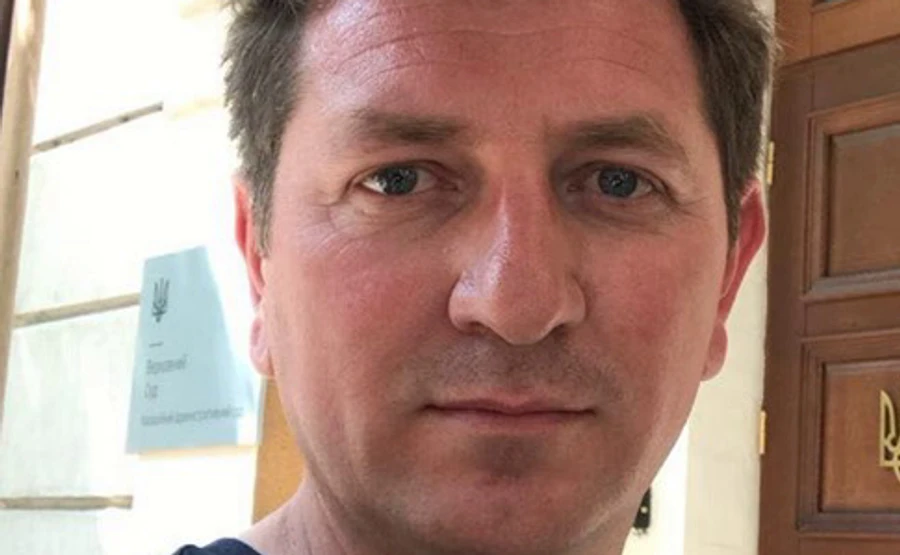 На Зеленского подали в суд из-за отмененных указов Порошенко