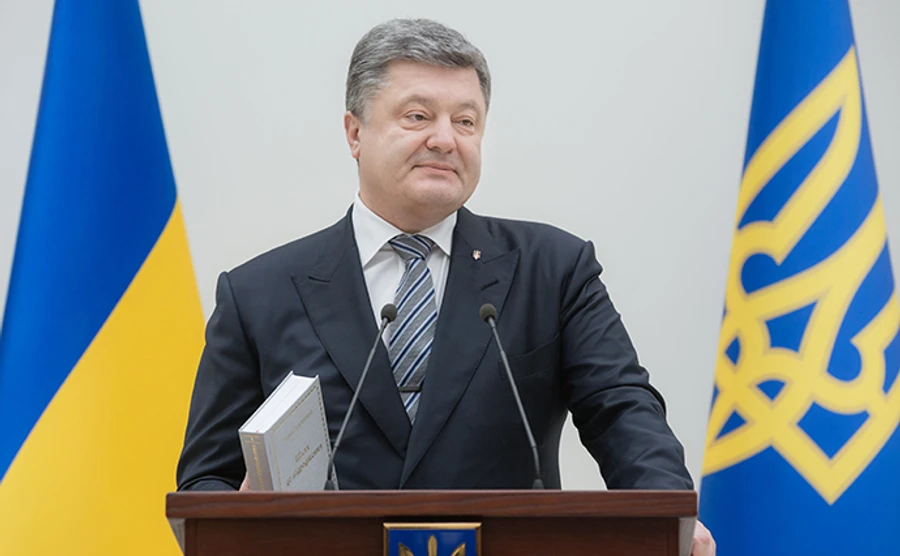 В прошлом году Порошенко в пять раз чаще забирал гражданство, чем давал