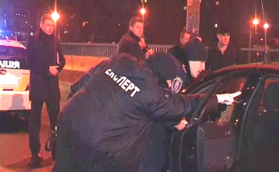 В Киеве расстреляли такси, есть пострадавшие