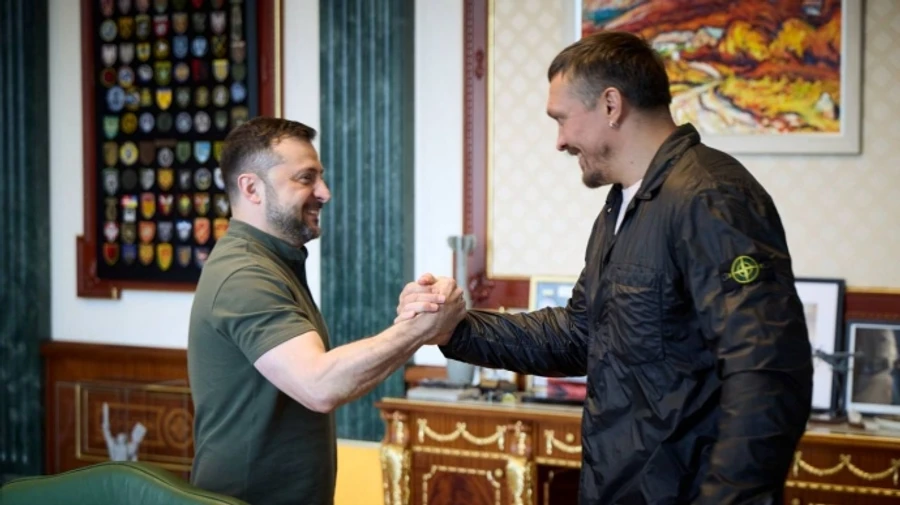 Zelenskyy meets boxing champion Oleksandr Usyk to discuss how to amplify Ukraine's voice in US