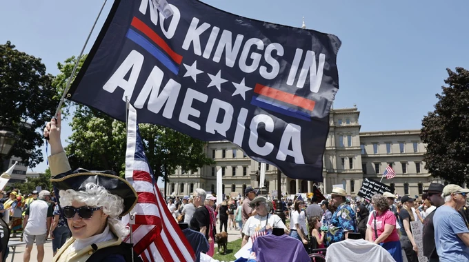 У США починаються масові протести проти Трампа